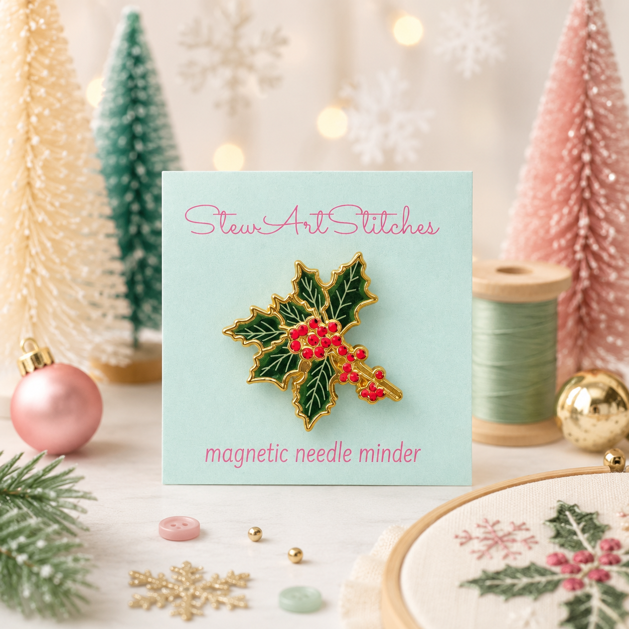 Merry & Bright Holly Needle Minder